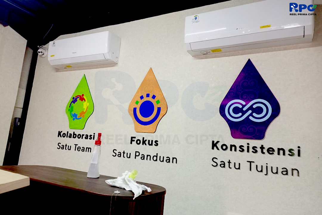 Acrylic Cutting + Stiker